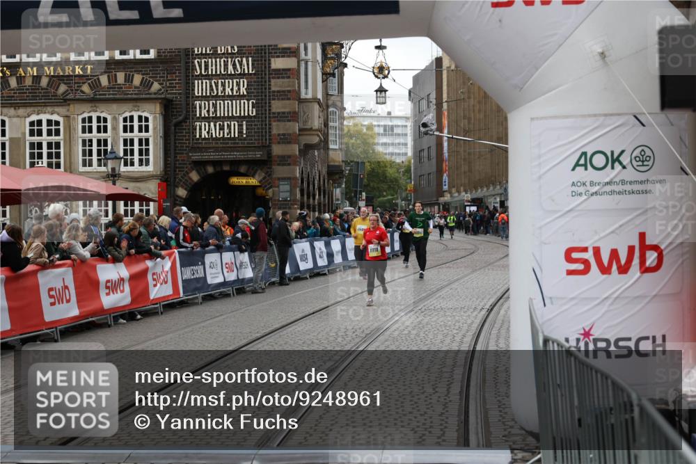 05.10.2025 - 20. swb-Marathon Bremen Yannick Fuchs http://msf.ph/oto/9248961 05.10.2025 11:13:01 Ziel 9203, 10186, 11252 meine-sportfotos.de