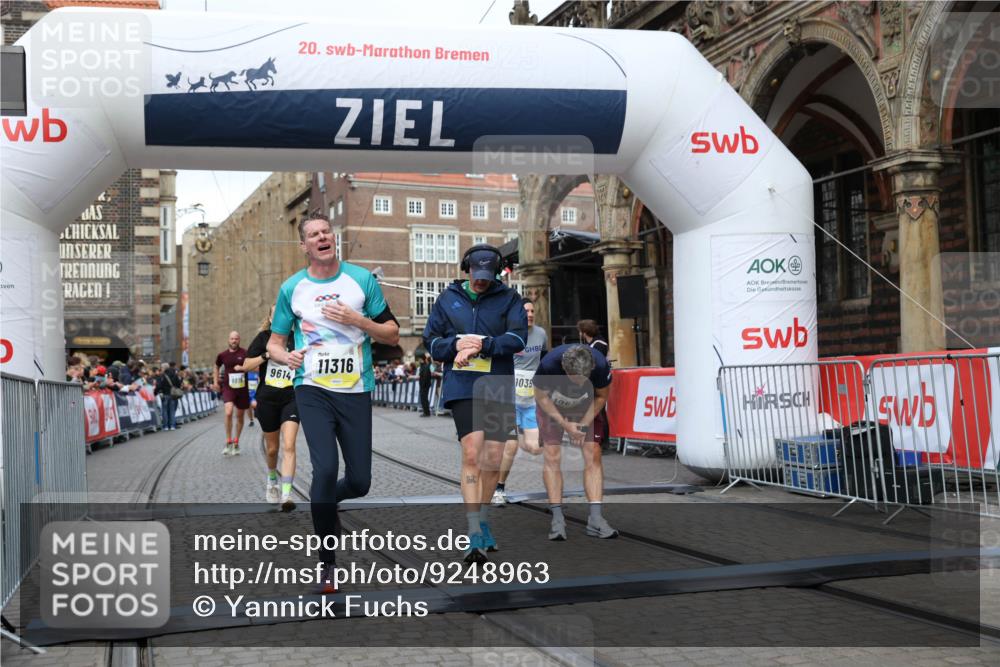 05.10.2025 - 20. swb-Marathon Bremen Yannick Fuchs http://msf.ph/oto/9248963 05.10.2025 10:44:12 Ziel 9614, 9919, 10351, 10652, 10780, 11316, 11503 meine-sportfotos.de