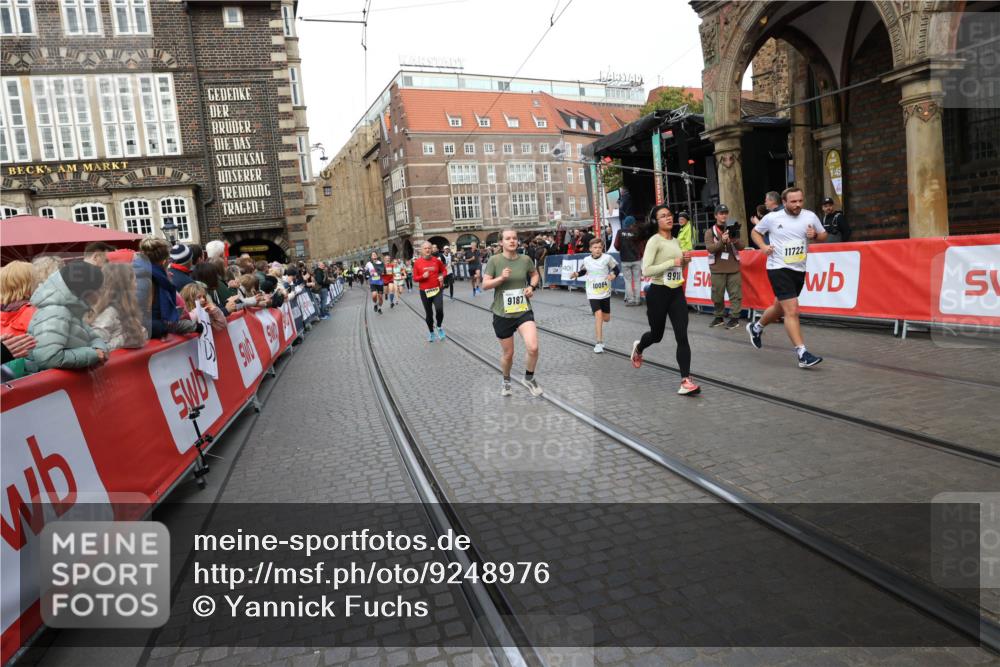 05.10.2025 - 20. swb-Marathon Bremen Yannick Fuchs http://msf.ph/oto/9248976 05.10.2025 10:53:04 Ziel 9187, 9284, 9830, 9918, 9985, 10064, 10514, 10779, 10955, 11722 meine-sportfotos.de