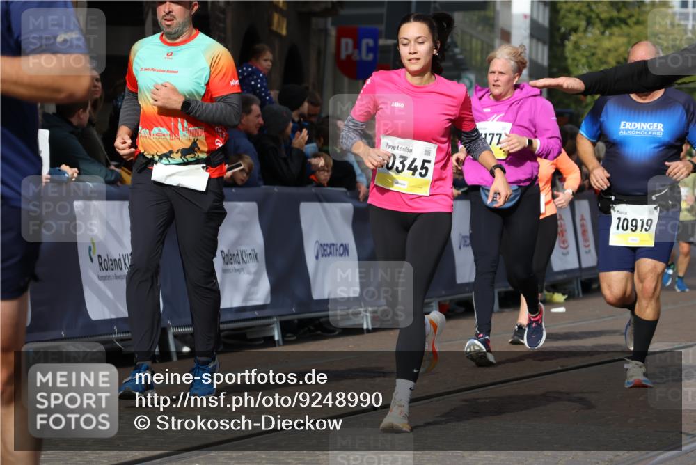 05.10.2025 - 20. swb-Marathon Bremen Strokosch-Dieckow http://msf.ph/oto/9248990 05.10.2025 11:00:12 Ziel 7177, 7621, 9495, 9672, 10345, 10406, 10492, 10889, 10919, 10985, 11050, 11063, 11125, 11263, 11600, 11713 meine-sportfotos.de