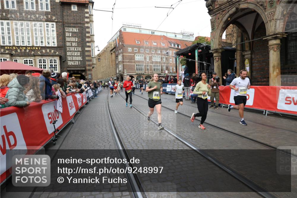 05.10.2025 - 20. swb-Marathon Bremen Yannick Fuchs http://msf.ph/oto/9248997 05.10.2025 10:53:05 Ziel 9187, 9918, 9985, 10064, 10779, 10955, 11450, 11722 meine-sportfotos.de