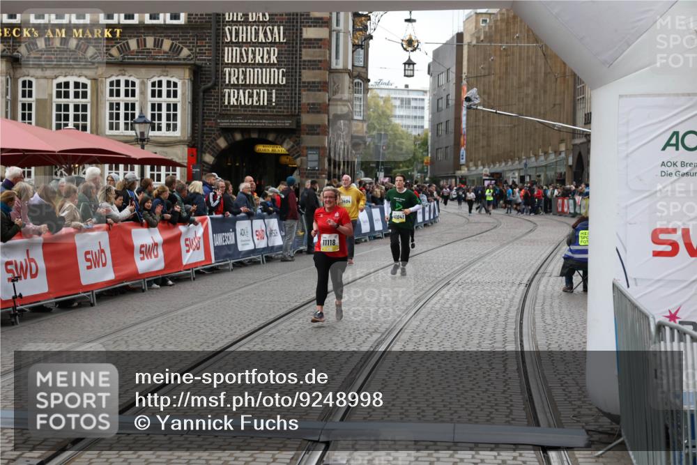 05.10.2025 - 20. swb-Marathon Bremen Yannick Fuchs http://msf.ph/oto/9248998 05.10.2025 11:13:04 Ziel 9203, 10186, 11118, 11252 meine-sportfotos.de
