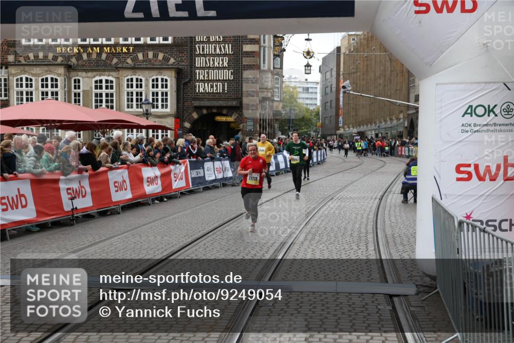 05.10.2025 - 20. swb-Marathon Bremen Yannick Fuchs http://msf.ph/oto/9249054 05.10.2025 11:13:04 Ziel 9203, 10186, 11118, 11252 meine-sportfotos.de