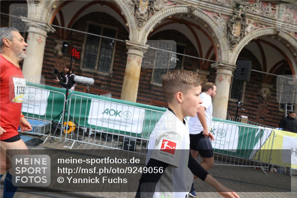 05.10.2025 - 20. swb-Marathon Bremen Yannick Fuchs http://msf.ph/oto/9249056 05.10.2025 10:53:11 Ziel 9187, 9650, 9918, 10064, 10128, 10539, 10779, 11259, 11300, 11398, 11411, 11450, 11722 meine-sportfotos.de
