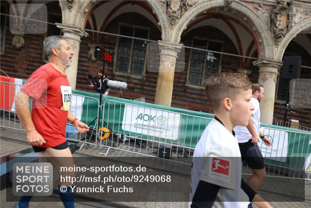05.10.2025 - 20. swb-Marathon Bremen Yannick Fuchs http://msf.ph/oto/9249068 05.10.2025 10:53:11 Ziel 9187, 9650, 9918, 10064, 10128, 10539, 10779, 11259, 11300, 11398, 11411, 11450, 11722 meine-sportfotos.de