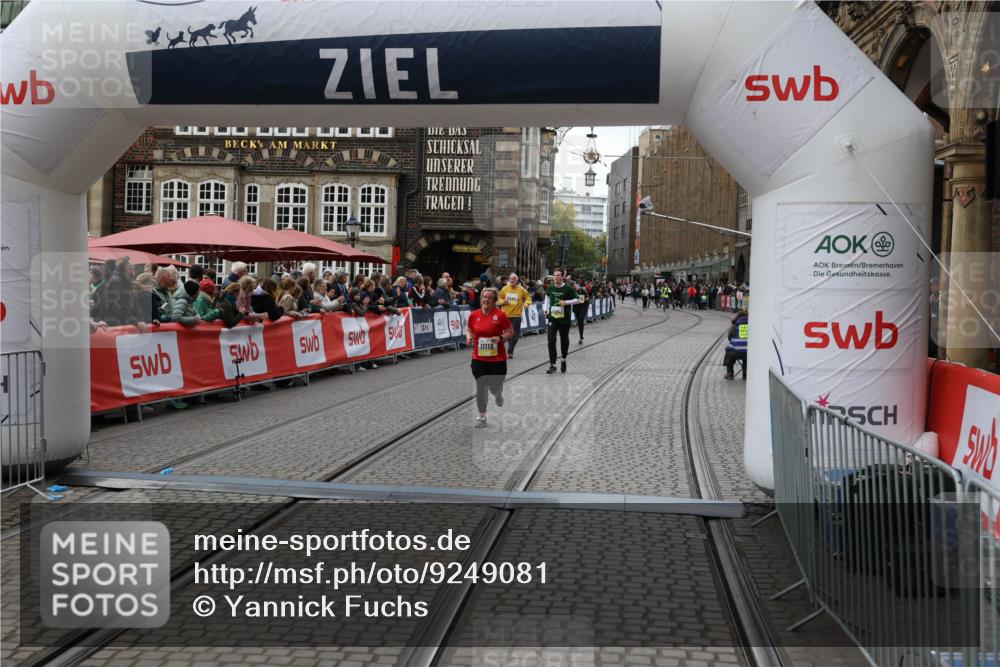 05.10.2025 - 20. swb-Marathon Bremen Yannick Fuchs http://msf.ph/oto/9249081 05.10.2025 11:13:05 Ziel 9203, 10041, 11118, 11252 meine-sportfotos.de