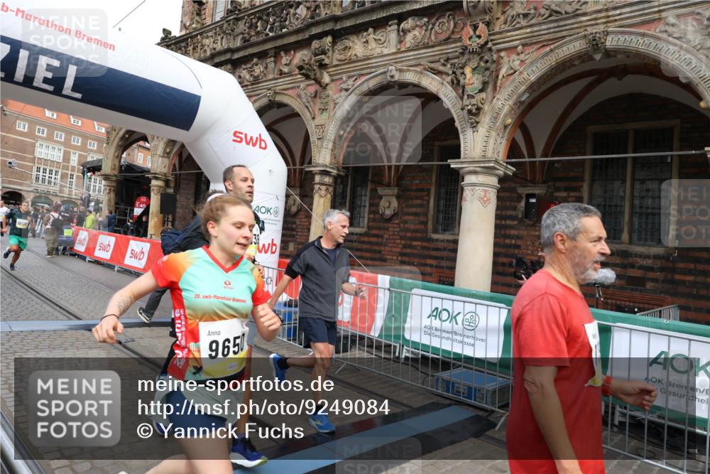 05.10.2025 - 20. swb-Marathon Bremen Yannick Fuchs http://msf.ph/oto/9249084 05.10.2025 10:53:12 Ziel 9187, 9650, 9918, 10064, 10128, 10539, 10779, 11259, 11300, 11398, 11411, 11450, 11722 meine-sportfotos.de