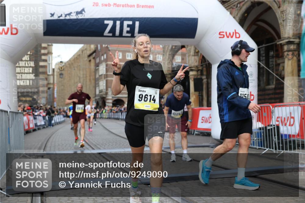 05.10.2025 - 20. swb-Marathon Bremen Yannick Fuchs http://msf.ph/oto/9249090 05.10.2025 10:44:14 Ziel 9614, 9919, 10351, 10649, 10652, 10780, 11316, 11503, 11645 meine-sportfotos.de