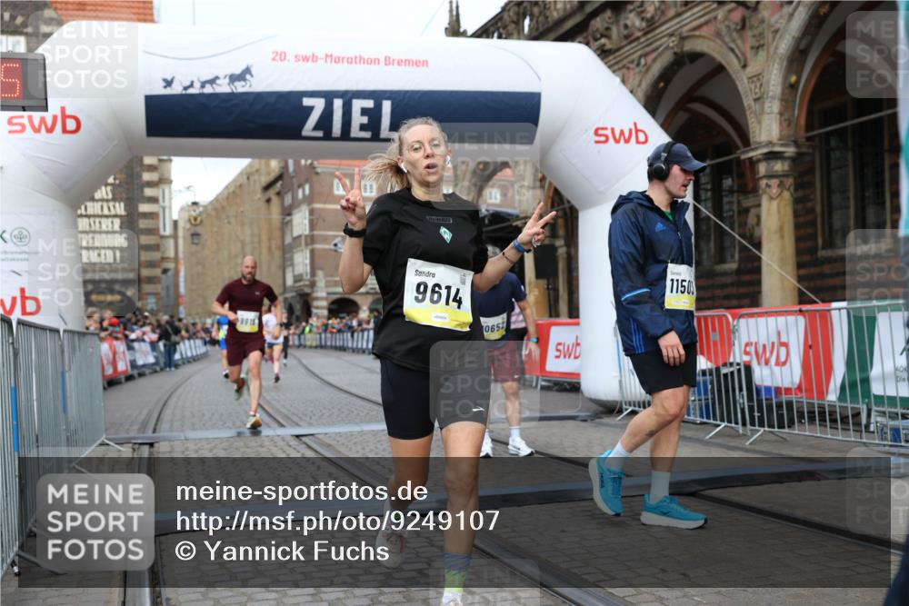 05.10.2025 - 20. swb-Marathon Bremen Yannick Fuchs http://msf.ph/oto/9249107 05.10.2025 10:44:14 Ziel 9614, 9919, 10351, 10649, 10652, 10780, 11316, 11503, 11645 meine-sportfotos.de