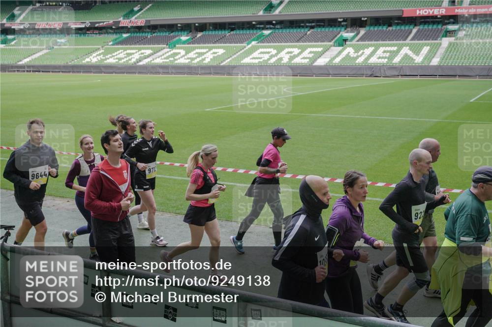 05.10.2025 - 20. swb-Marathon Bremen Michael Burmester http://msf.ph/oto/9249138 05.10.2025 10:39:35 Laufen im Stadion 7199, 7654, 7779, 7788, 7789, 7979, 8123, 9002, 9180, 9186, 9220, 9224, 9225, 9228, 9286, 9315, 9324, 9325, 9398, 9419, 9515, 9523, 9610, 9628, 9644, 9661, 9662, 9668, 9713, 9765, 9780, 9786, 9850, 9901, 9908, 9927, 9944, 9998, 10018, 10021, 10025, 10157, 10185, 10192, 10207, 10238, 10255, 10258, 10289, 10371, 10374, 10422, 10426, 10451, 10462, 10498, 10531, 10551, 10557, 10567, 10587, 10597, 10603, 10604, 10734, 10749, 9182, 9184, 9229, 9269, 9300, 9379, 9394 meine-sportfotos.de