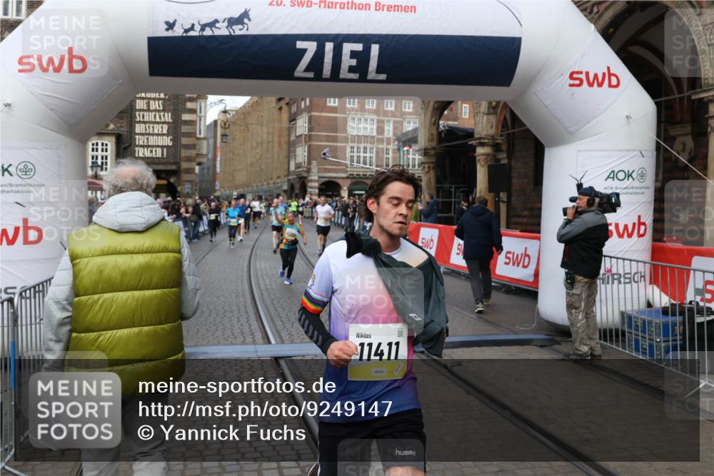 05.10.2025 - 20. swb-Marathon Bremen Yannick Fuchs http://msf.ph/oto/9249147 05.10.2025 10:53:13 Ziel 9187, 9650, 9703, 9918, 10064, 10128, 10539, 11259, 11300, 11398, 11411, 11450, 11722 meine-sportfotos.de