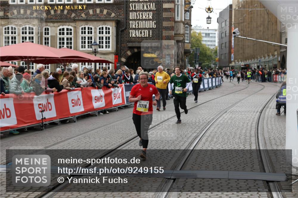 05.10.2025 - 20. swb-Marathon Bremen Yannick Fuchs http://msf.ph/oto/9249155 05.10.2025 11:13:06 Ziel 10041, 11118 meine-sportfotos.de