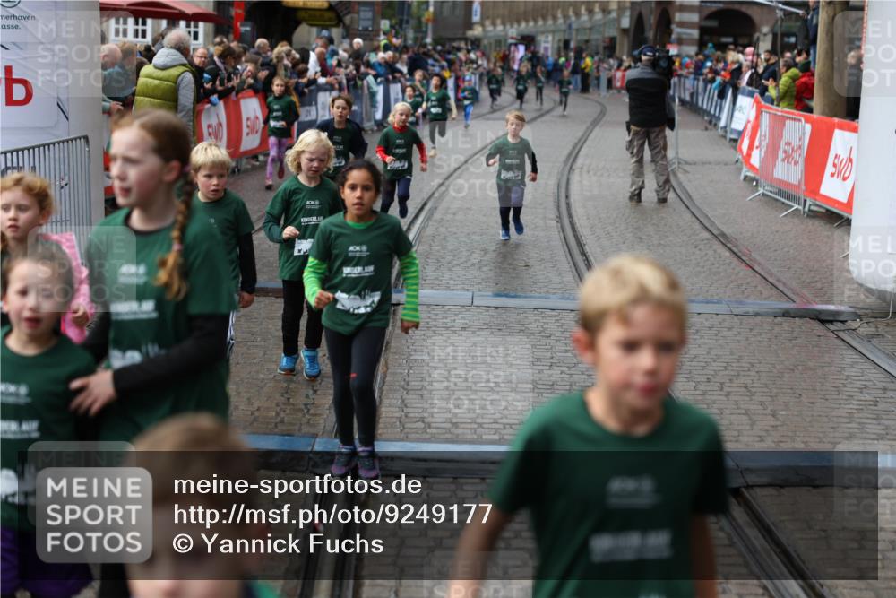 05.10.2025 - 20. swb-Marathon Bremen Yannick Fuchs http://msf.ph/oto/9249177 05.10.2025 15:21:25 Ziel  meine-sportfotos.de