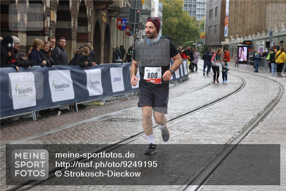 05.10.2025 - 20. swb-Marathon Bremen Strokosch-Dieckow http://msf.ph/oto/9249195 05.10.2025 15:26:18 Ziel 800 meine-sportfotos.de