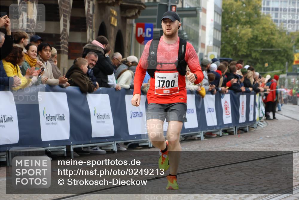 05.10.2025 - 20. swb-Marathon Bremen Strokosch-Dieckow http://msf.ph/oto/9249213 05.10.2025 12:47:25 Ziel 999, 1249, 1700, 9046 meine-sportfotos.de