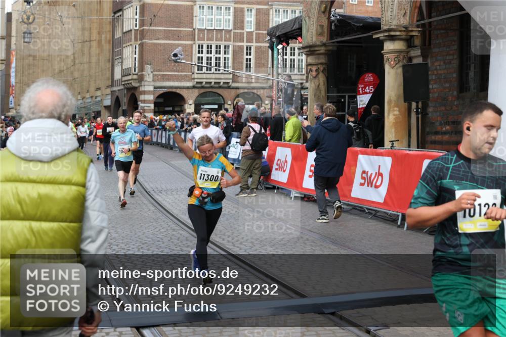 05.10.2025 - 20. swb-Marathon Bremen Yannick Fuchs http://msf.ph/oto/9249232 05.10.2025 10:53:14 Ziel 9650, 9703, 10064, 10128, 10349, 10466, 10539, 11259, 11300, 11398, 11411, 11450 meine-sportfotos.de