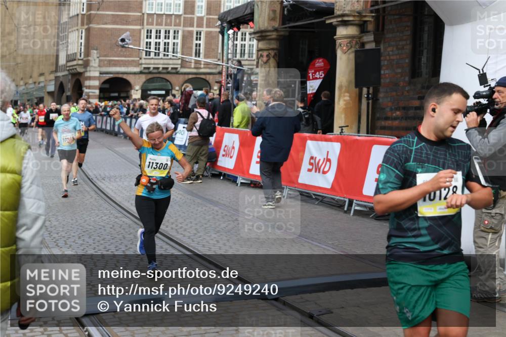 05.10.2025 - 20. swb-Marathon Bremen Yannick Fuchs http://msf.ph/oto/9249240 05.10.2025 10:53:14 Ziel 9650, 9703, 10064, 10128, 10349, 10466, 10539, 11259, 11300, 11398, 11411, 11450 meine-sportfotos.de