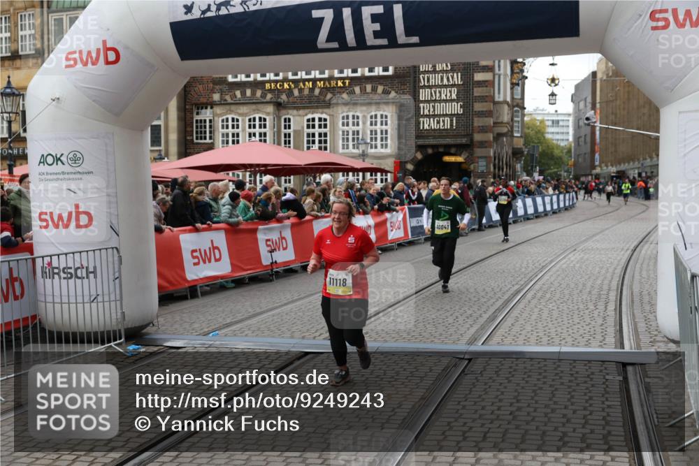 05.10.2025 - 20. swb-Marathon Bremen Yannick Fuchs http://msf.ph/oto/9249243 05.10.2025 11:13:07 Ziel 10041, 11118 meine-sportfotos.de