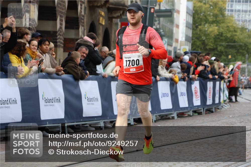 05.10.2025 - 20. swb-Marathon Bremen Strokosch-Dieckow http://msf.ph/oto/9249257 05.10.2025 12:47:25 Ziel 999, 1249, 1700, 9046 meine-sportfotos.de