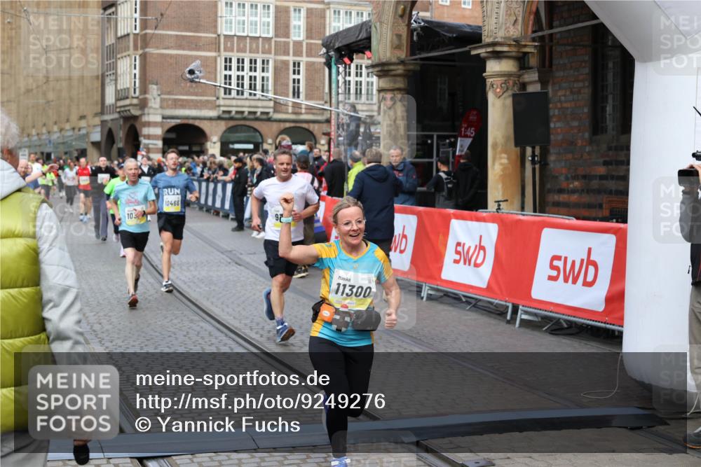 05.10.2025 - 20. swb-Marathon Bremen Yannick Fuchs http://msf.ph/oto/9249276 05.10.2025 10:53:15 Ziel 9449, 9650, 9703, 10128, 10242, 10349, 10466, 10539, 11259, 11300, 11398, 11411, 11450 meine-sportfotos.de