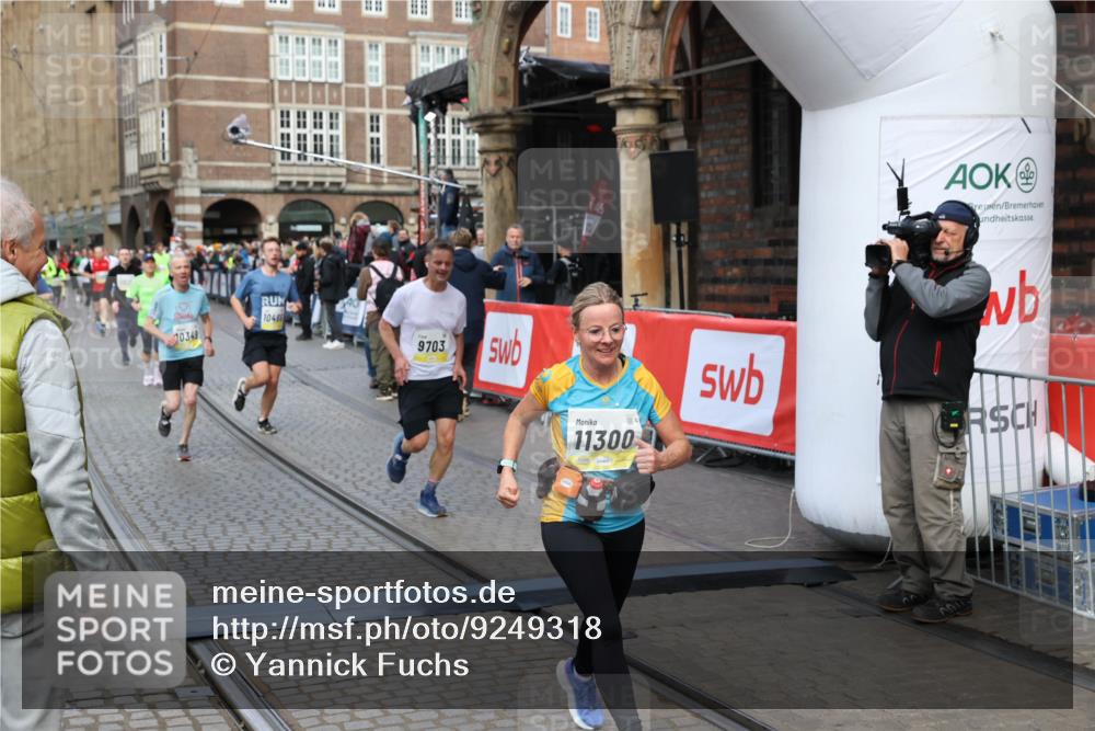 05.10.2025 - 20. swb-Marathon Bremen Yannick Fuchs http://msf.ph/oto/9249318 05.10.2025 10:53:15 Ziel 9449, 9650, 9703, 10128, 10242, 10349, 10466, 10539, 11259, 11300, 11398, 11411, 11450 meine-sportfotos.de