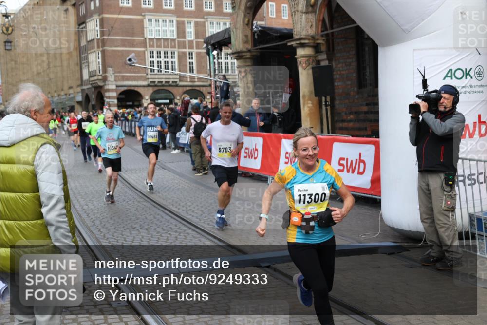 05.10.2025 - 20. swb-Marathon Bremen Yannick Fuchs http://msf.ph/oto/9249333 05.10.2025 10:53:15 Ziel 9449, 9650, 9703, 10128, 10242, 10349, 10466, 10539, 11259, 11300, 11398, 11411, 11450 meine-sportfotos.de