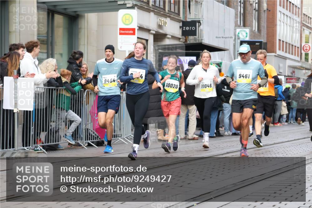 05.10.2025 - 20. swb-Marathon Bremen Strokosch-Dieckow http://msf.ph/oto/9249427 05.10.2025 10:53:21 Ziel 9238, 9461, 9464, 9494, 9569, 9701, 9934, 10020, 10310, 10369, 10416, 10468, 10642, 10696, 10906, 10925, 10934, 10966, 11046, 11141, 11246, 11383, 11445, 11533, 11545, 9238, 9461, 9464, 9494, 9569, 9701, 9934, 10020, 10310, 10369, 10416, 10468, 10642, 10696, 10906, 10925, 10934, 10966, 11046, 11141, 11246, 11383, 11445, 11533 meine-sportfotos.de