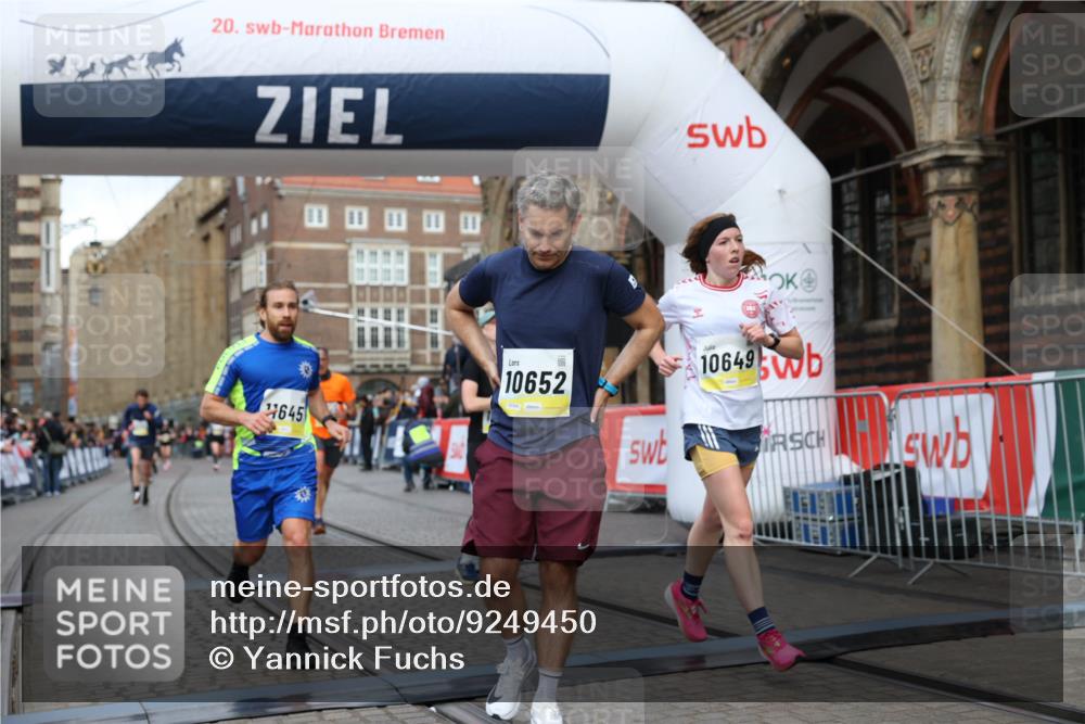 05.10.2025 - 20. swb-Marathon Bremen Yannick Fuchs http://msf.ph/oto/9249450 05.10.2025 10:44:18 Ziel 9614, 9919, 10044, 10348, 10351, 10649, 11316, 11503, 11645, 11648 meine-sportfotos.de