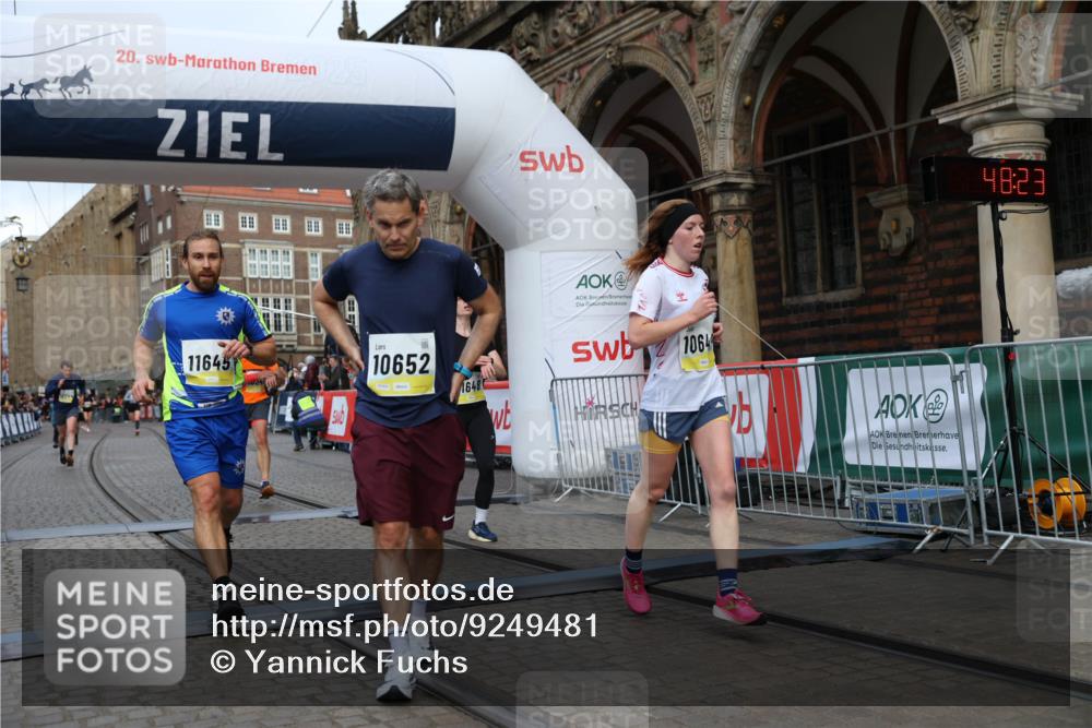 05.10.2025 - 20. swb-Marathon Bremen Yannick Fuchs http://msf.ph/oto/9249481 05.10.2025 10:44:19 Ziel 9614, 9919, 10044, 10348, 10351, 10649, 11645, 11648 meine-sportfotos.de