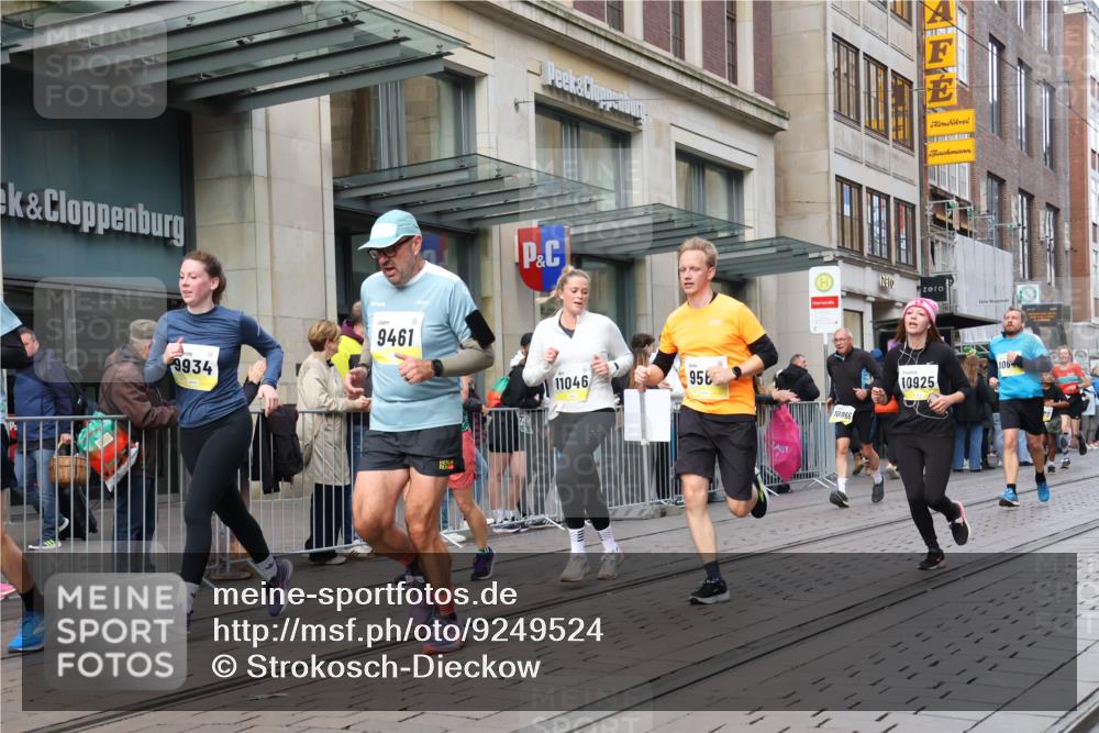 05.10.2025 - 20. swb-Marathon Bremen Strokosch-Dieckow http://msf.ph/oto/9249524 05.10.2025 10:53:24 Ziel 9238, 9456, 9461, 9464, 9494, 9569, 9701, 9934, 10020, 10046, 10310, 10416, 10484, 10616, 10642, 10696, 10906, 10925, 10966, 11046, 11141, 11246, 11383, 11445, 11533, 9238, 9456, 9461, 9464, 9494, 9569, 9701, 9934, 10020, 10046, 10310, 10416, 10484, 10616, 10642, 10696, 10906, 10925, 10966, 11046, 11141, 11246, 11383, 11445, 11533 meine-sportfotos.de