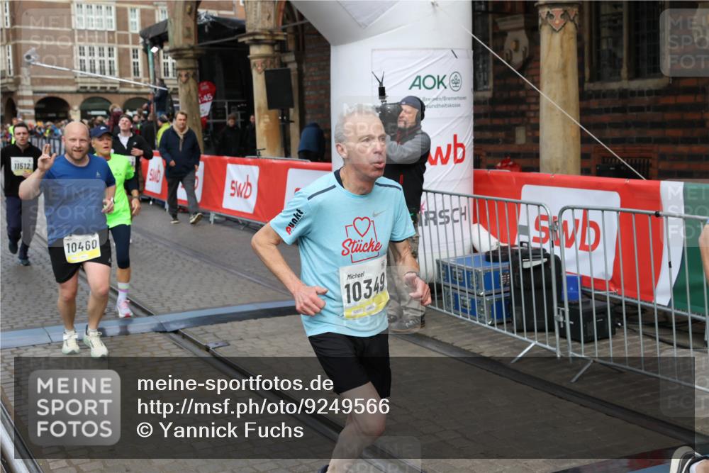 05.10.2025 - 20. swb-Marathon Bremen Yannick Fuchs http://msf.ph/oto/9249566 05.10.2025 10:53:19 Ziel 9449, 9703, 9834, 10128, 10242, 10349, 10460, 10466, 10958, 11300, 11377, 11512 meine-sportfotos.de