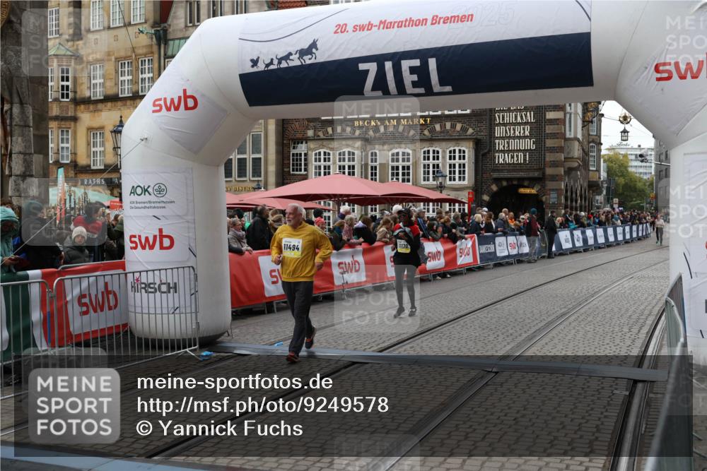 05.10.2025 - 20. swb-Marathon Bremen Yannick Fuchs http://msf.ph/oto/9249578 05.10.2025 11:13:12 Ziel 10041, 11118, 11170, 11494 meine-sportfotos.de