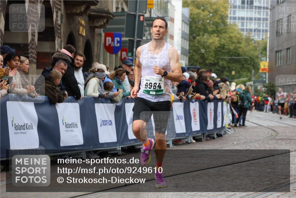 05.10.2025 - 20. swb-Marathon Bremen Strokosch-Dieckow http://msf.ph/oto/9249610 05.10.2025 12:47:38 Ziel 1688, 6984 meine-sportfotos.de