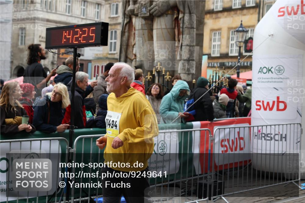 05.10.2025 - 20. swb-Marathon Bremen Yannick Fuchs http://msf.ph/oto/9249641 05.10.2025 11:13:14 Ziel 10041, 11170, 11494 meine-sportfotos.de