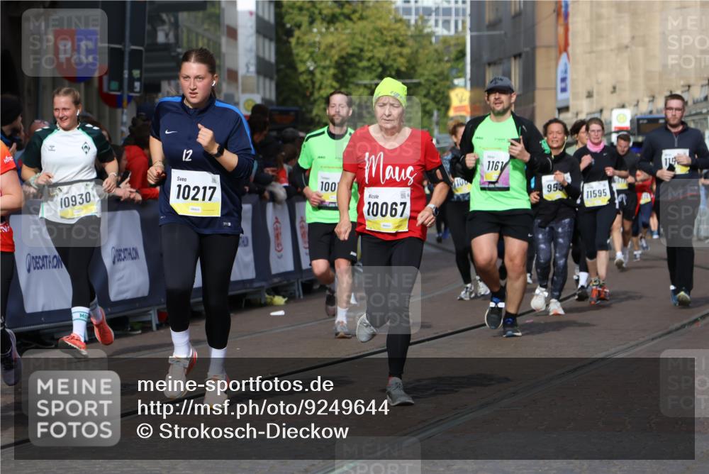 05.10.2025 - 20. swb-Marathon Bremen Strokosch-Dieckow http://msf.ph/oto/9249644 05.10.2025 11:00:25 Ziel 7178, 7215, 9173, 9177, 9531, 10063, 10067, 10071, 10217, 10504, 10794, 10930, 11003, 11255, 11534, 11595, 11610, 11619, 11699 meine-sportfotos.de