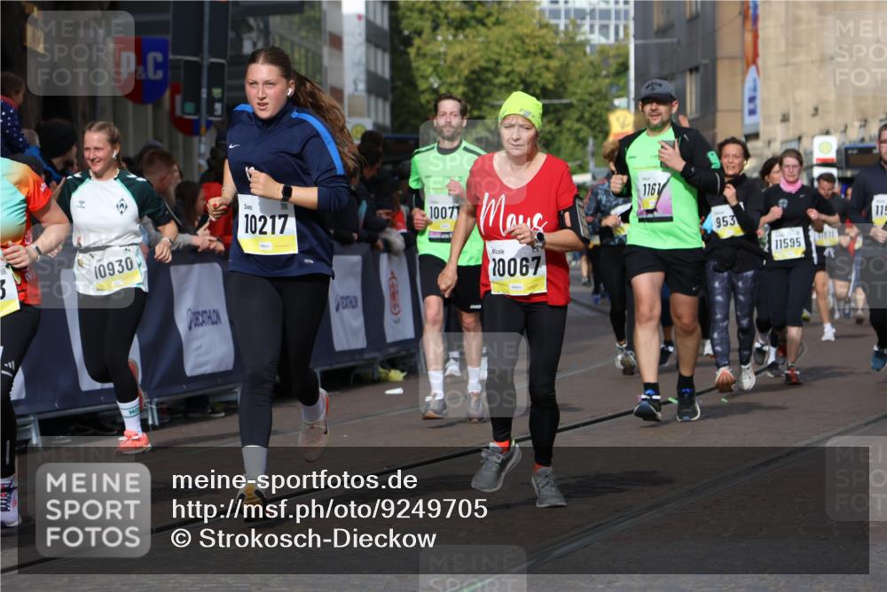 05.10.2025 - 20. swb-Marathon Bremen Strokosch-Dieckow http://msf.ph/oto/9249705 05.10.2025 11:00:25 Ziel 7178, 7215, 9173, 9177, 9531, 10063, 10067, 10071, 10217, 10504, 10794, 10930, 11003, 11255, 11534, 11595, 11610, 11619, 11699 meine-sportfotos.de