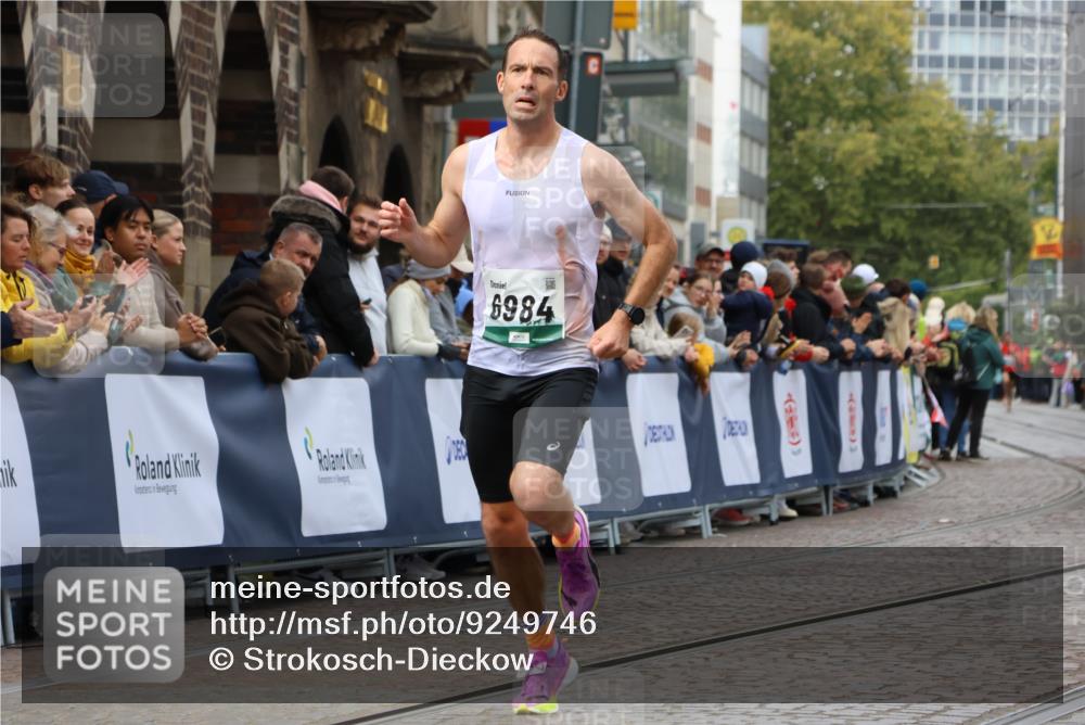 05.10.2025 - 20. swb-Marathon Bremen Strokosch-Dieckow http://msf.ph/oto/9249746 05.10.2025 12:47:38 Ziel 1688, 6984 meine-sportfotos.de