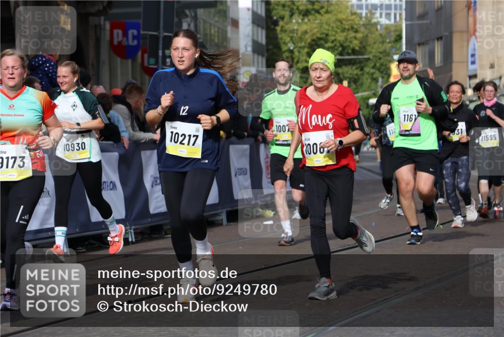 05.10.2025 - 20. swb-Marathon Bremen Strokosch-Dieckow http://msf.ph/oto/9249780 05.10.2025 11:00:25 Ziel 7178, 7215, 9173, 9177, 9531, 10063, 10067, 10071, 10217, 10504, 10794, 10930, 11003, 11255, 11534, 11595, 11610, 11619, 11699 meine-sportfotos.de
