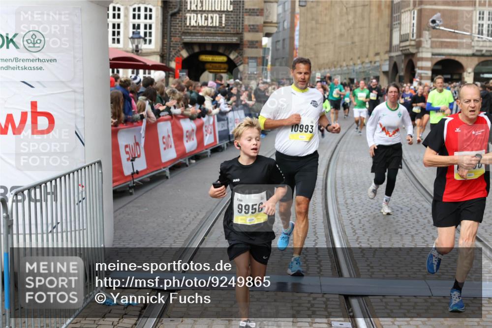 05.10.2025 - 20. swb-Marathon Bremen Yannick Fuchs http://msf.ph/oto/9249865 05.10.2025 10:53:24 Ziel 9449, 9539, 9834, 9956, 10242, 10317, 10349, 10460, 10466, 10806, 10958, 10993, 11175, 11377, 11510, 11512 meine-sportfotos.de