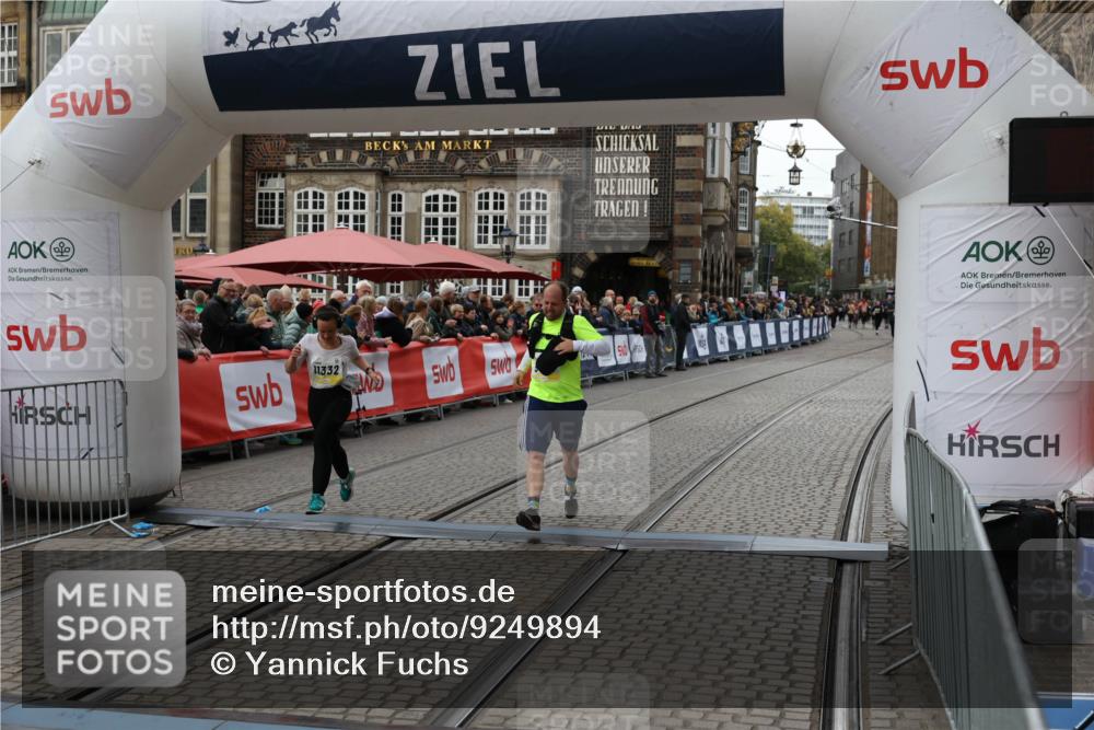 05.10.2025 - 20. swb-Marathon Bremen Yannick Fuchs http://msf.ph/oto/9249894 05.10.2025 11:13:21 Ziel 9891, 11332 meine-sportfotos.de