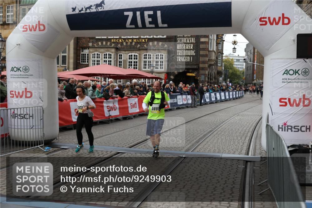 05.10.2025 - 20. swb-Marathon Bremen Yannick Fuchs http://msf.ph/oto/9249903 05.10.2025 11:13:21 Ziel 9891, 11332 meine-sportfotos.de
