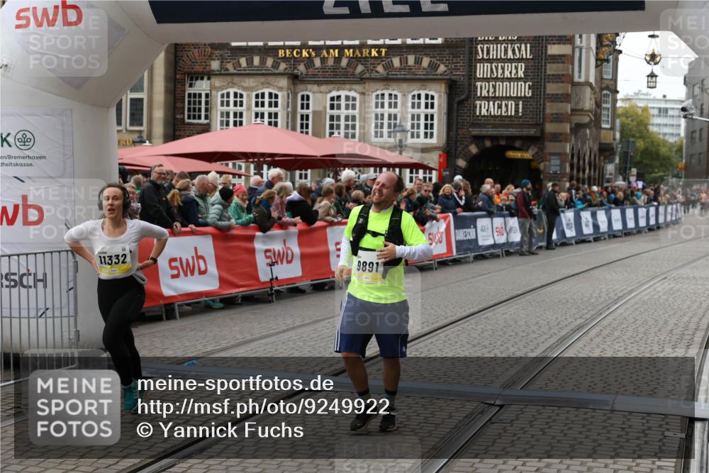 05.10.2025 - 20. swb-Marathon Bremen Yannick Fuchs http://msf.ph/oto/9249922 05.10.2025 11:13:21 Ziel 9891, 11332 meine-sportfotos.de