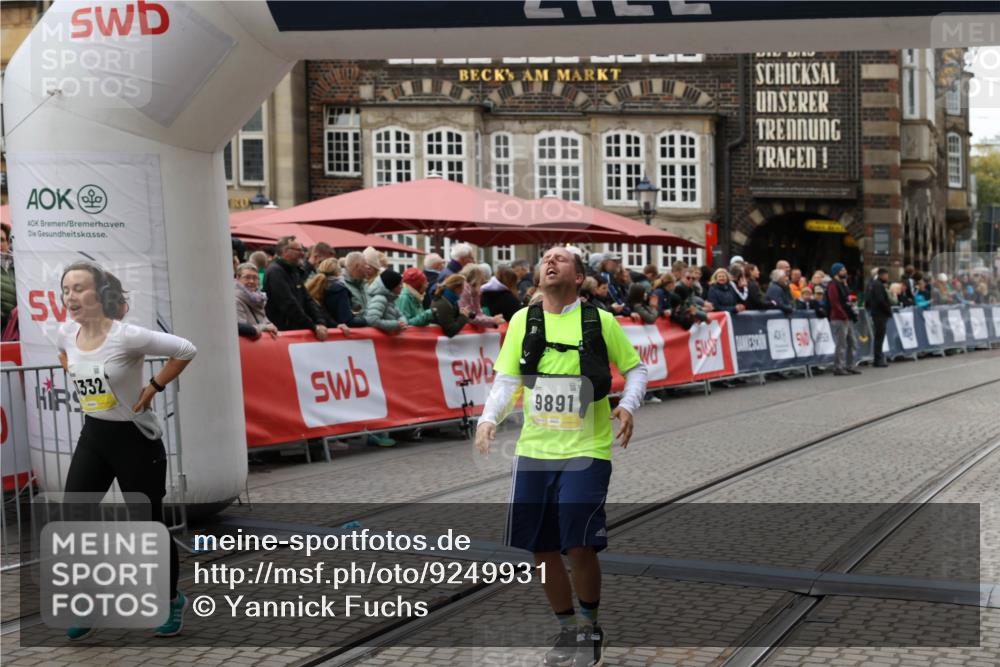 05.10.2025 - 20. swb-Marathon Bremen Yannick Fuchs http://msf.ph/oto/9249931 05.10.2025 11:13:22 Ziel 9891, 11332 meine-sportfotos.de
