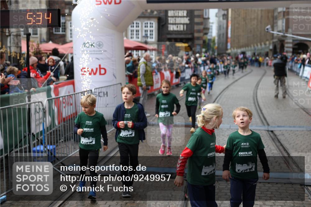 05.10.2025 - 20. swb-Marathon Bremen Yannick Fuchs http://msf.ph/oto/9249957 05.10.2025 15:21:30 Ziel  meine-sportfotos.de