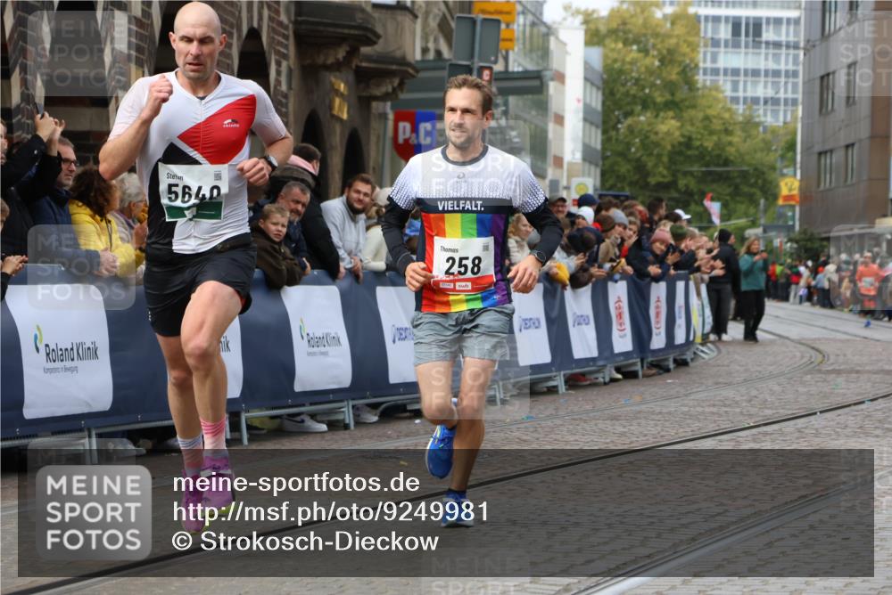 05.10.2025 - 20. swb-Marathon Bremen Strokosch-Dieckow http://msf.ph/oto/9249981 05.10.2025 12:47:54 Ziel 258, 5640, 8550 meine-sportfotos.de