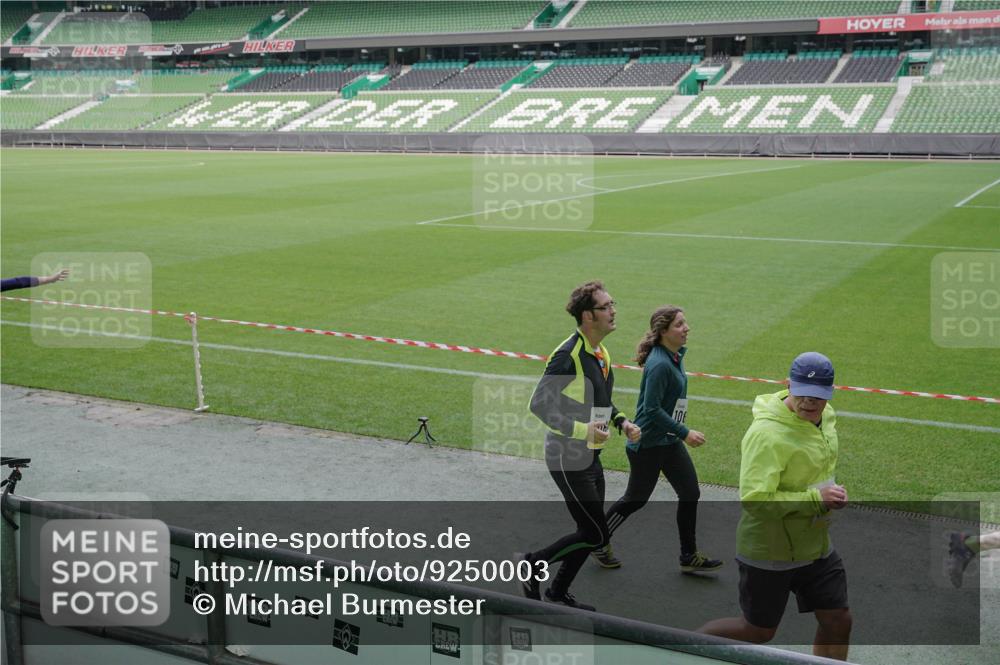 05.10.2025 - 20. swb-Marathon Bremen Michael Burmester http://msf.ph/oto/9250003 05.10.2025 10:40:02 Laufen im Stadion 7654, 7779, 7789, 7799, 7979, 9002, 9180, 9186, 9220, 9224, 9225, 9228, 9241, 9275, 9286, 9308, 9315, 9325, 9387, 9419, 9423, 9491, 9523, 9552, 9554, 9571, 9615, 9619, 9623, 9644, 9661, 9662, 9713, 9721, 9780, 9786, 9866, 9901, 9908, 9931, 9976, 10018, 10021, 10025, 10157, 10160, 10185, 10192, 10207, 10238, 10286, 10289, 10374, 10383, 10422, 10426, 10451, 10462, 10531, 10532, 10542, 10567, 10587, 10597, 10603, 10604, 10619, 10674, 10699, 10737, 10749, 11270, 9224 meine-sportfotos.de