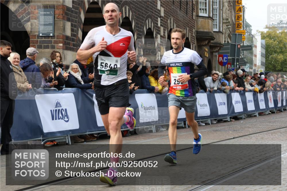 05.10.2025 - 20. swb-Marathon Bremen Strokosch-Dieckow http://msf.ph/oto/9250052 05.10.2025 12:47:55 Ziel 258, 5640, 8550 meine-sportfotos.de