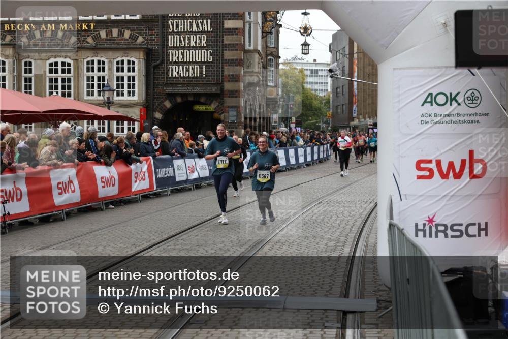 05.10.2025 - 20. swb-Marathon Bremen Yannick Fuchs http://msf.ph/oto/9250062 05.10.2025 11:13:33 Ziel 11117, 11367 meine-sportfotos.de