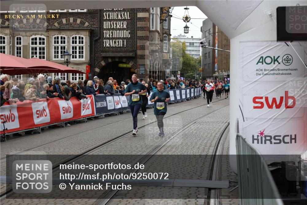 05.10.2025 - 20. swb-Marathon Bremen Yannick Fuchs http://msf.ph/oto/9250072 05.10.2025 11:13:33 Ziel 11117, 11367 meine-sportfotos.de