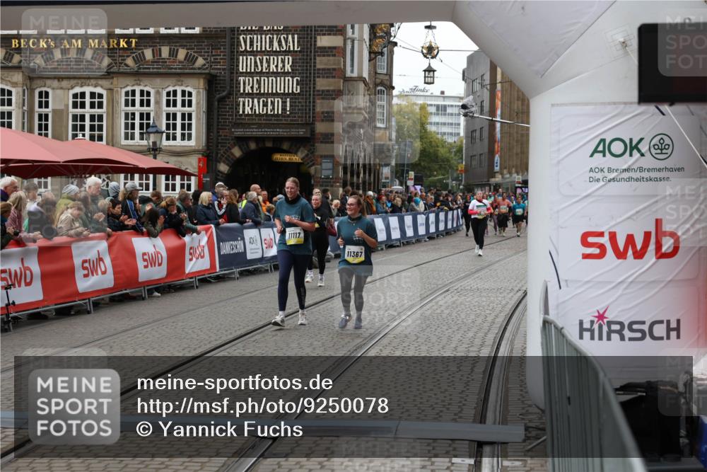 05.10.2025 - 20. swb-Marathon Bremen Yannick Fuchs http://msf.ph/oto/9250078 05.10.2025 11:13:33 Ziel 11117, 11367 meine-sportfotos.de